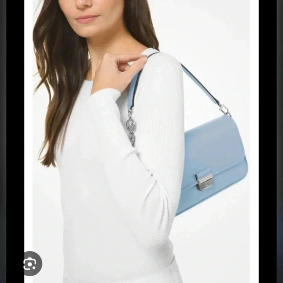Michael Kors Bradshaw
Small Chambray Leather Convertible Shoulder Bag NEW $465 - Picture 3 of 6